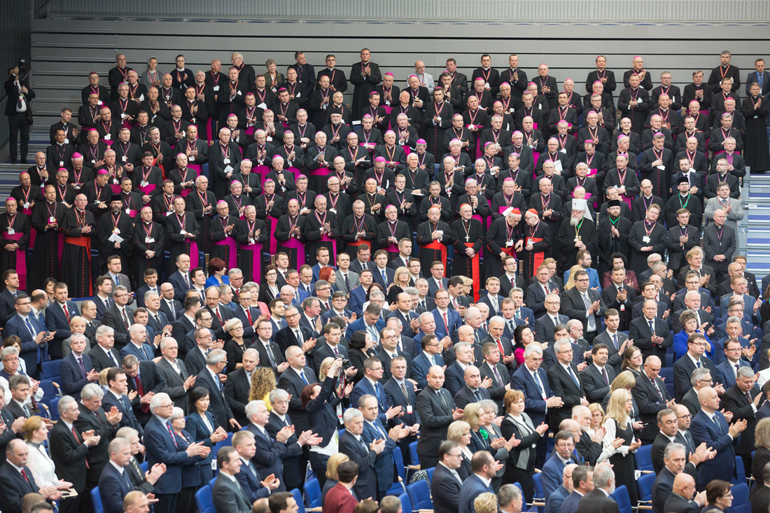 Prof. Obirek: Władza, strach i pieniądze w polskim Kościele